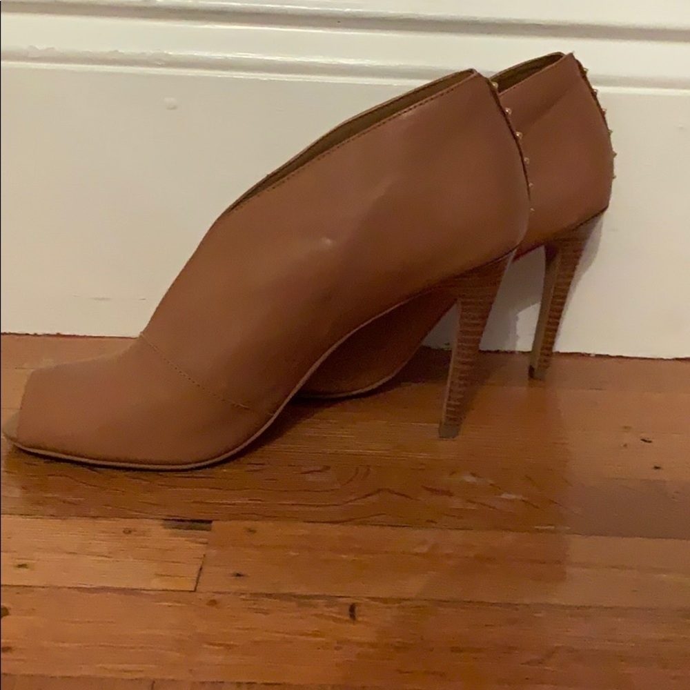 Tan high heel shoes